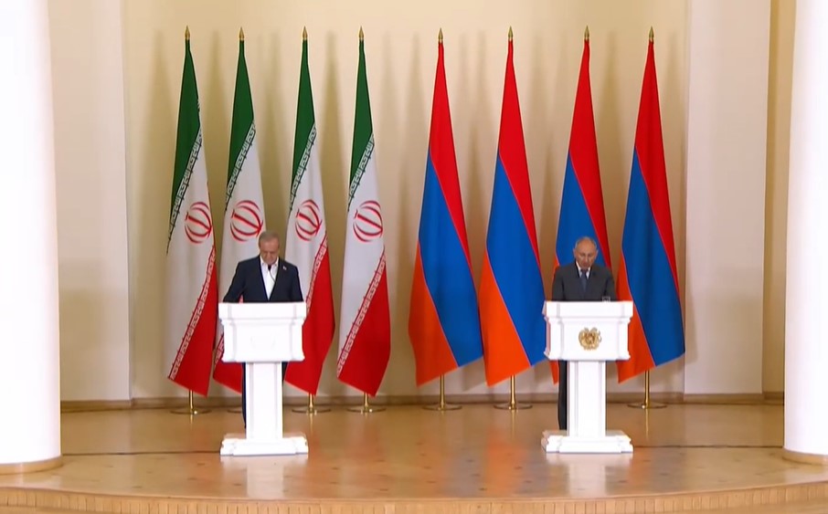 İran Cumhurbaşkanı Pezeşkiyan Ermenistan'ı ziyaret etti